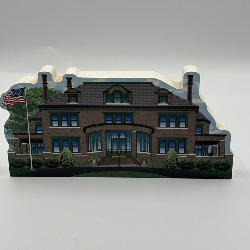 The Cat's Meow Village Woman's Club of Fairmont West Virginia Wood Shelf Sitter